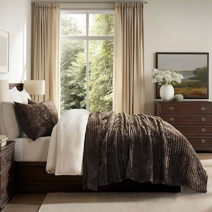 EVERGRACE Velvet Quilt Set California King 118'' x 106'', Luxurious Soft Striped Channel Bedding Set, Lightweight Velvet Comforter for All Season, Oversized Bedspread Coverlet w/ 2 Shams, Walnut Brown