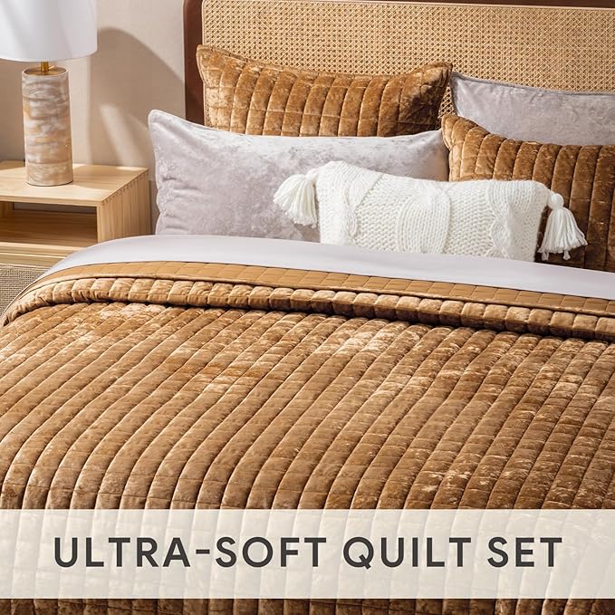 RECYCO Luxury Velvet Quilt Set, California King 118'' x 106'' Oversized Bedspread, Ultra Soft Velvet Comforter, Lightweight Box Stitch Bedding Sets for All Season, with 2 Shams, Caramel Gold