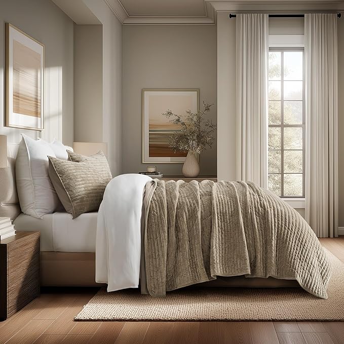 EVERGRACE Velvet Quilt Set King Size, Luxurious Soft Striped Channel Bedding Set, Lightweight Velvet Comforter for All Season, Oversized Bedspread Coverlet with 2 Matching Shams, Sand Dune