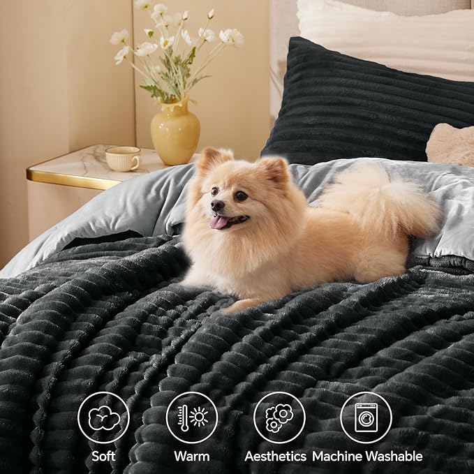 BEDELITE Fleece King Comforter Set -Super Soft & Warm Fluffy Black Bedding, Luxury Fuzzy Heavy Bed Set for Winter with 2 Pillow Cases