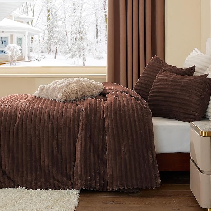 BEDELITE Fleece Queen Comforter Set -Super Soft & Warm Fluffy Hot Chotolate Bedding, Luxury Fuzzy Heavy Bed Set for Winter with 2 Pillow Cases