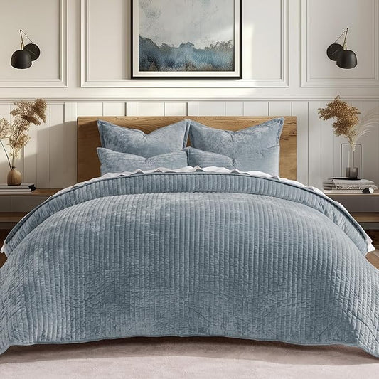 EVERGRACE Velvet Quilt Set Queen Size, Luxurious Soft Striped Channel Bedding Set, Lightweight Velvet Comforter for All Season, Oversized Bedspread Coverlet with 2 Matching Shams, Blue Linen