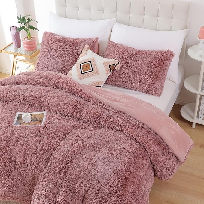 Smoofy Fluffy King Size Comforter Set, Faux Fur Comforter Set, Luxury Fuzzy King Bedding Set, Soft Shaggy Bed Set for All Season, 3 Pieces - 1 Comforter & 2 Pillowcases, Violet Pink