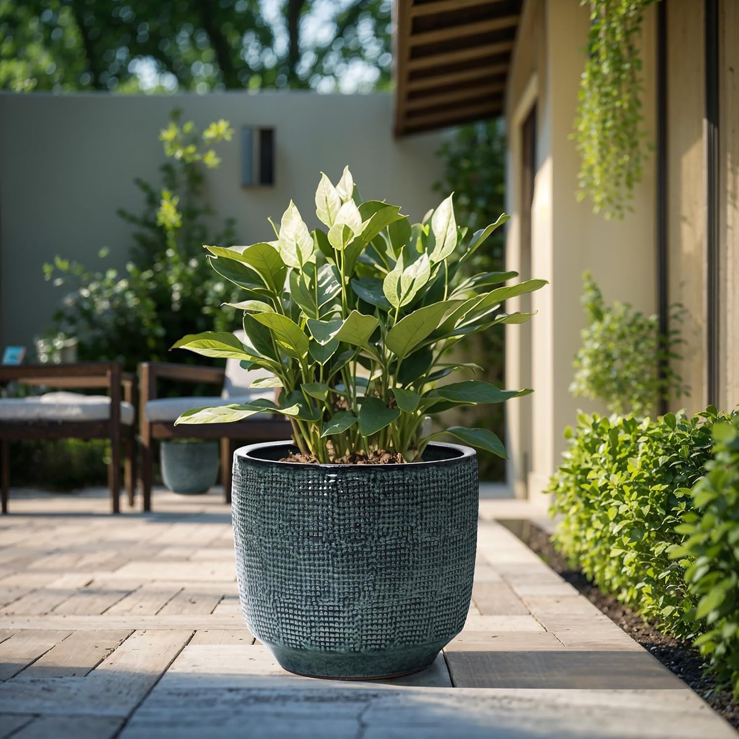 LuxenHome 15.5-Inch Dia Ceramic Plant Pot, Large Indoor Outdoor Decorative Planters with Drainage Hole and Rubber Plug, Modern Green Glazed Round Flower Pot Planter for Home Garden Patio Front Porch