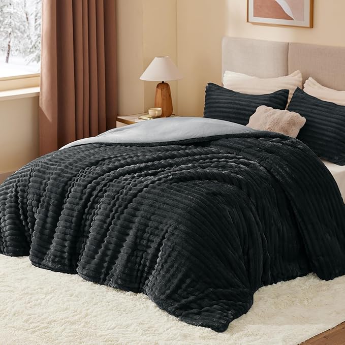 BEDELITE Fleece California King Comforter Set -Super Soft & Warm Fluffy Black Bedding, Luxury Fuzzy Heavy Bed Set for Winter with 2 Pillow Cases