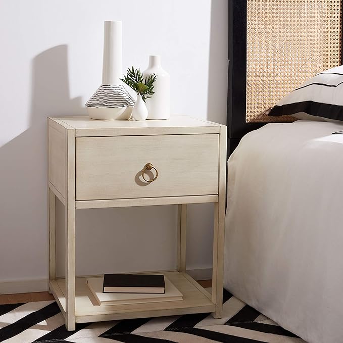 SAFAVIEH Home Collection – Yudi Antique White & Gold 1-Drawer Nightstand with Shelf, Classic Accent Table for Bedroom Storage, Fully Assembled (NST9201B)