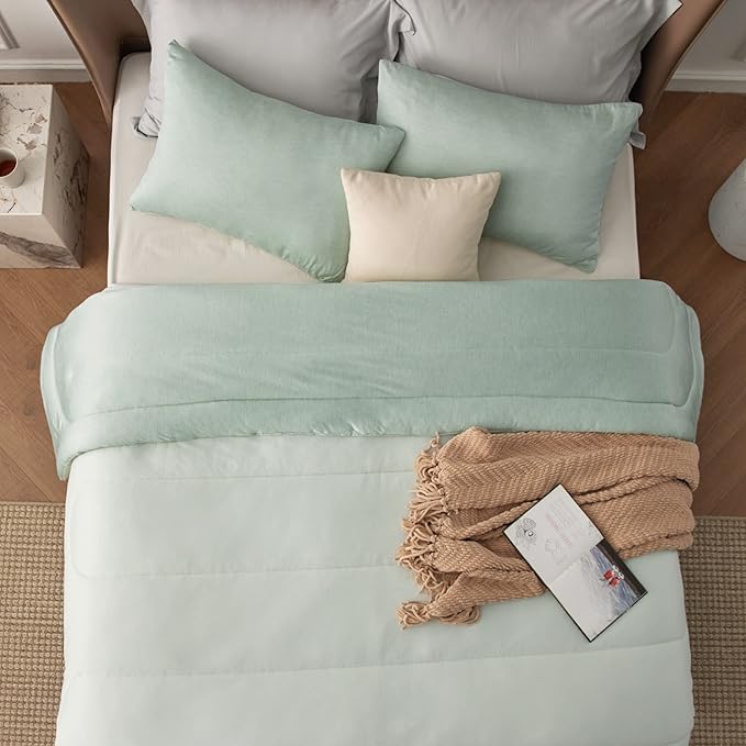 Bedsure Queen Comforter Set - Cooling and Warm Bed Set, Sage Green Reversible Bedding for All Season, 3 Pieces, 1 Queen Size Comforter (88"x88") and 2 Pillow Cases(20"x26")