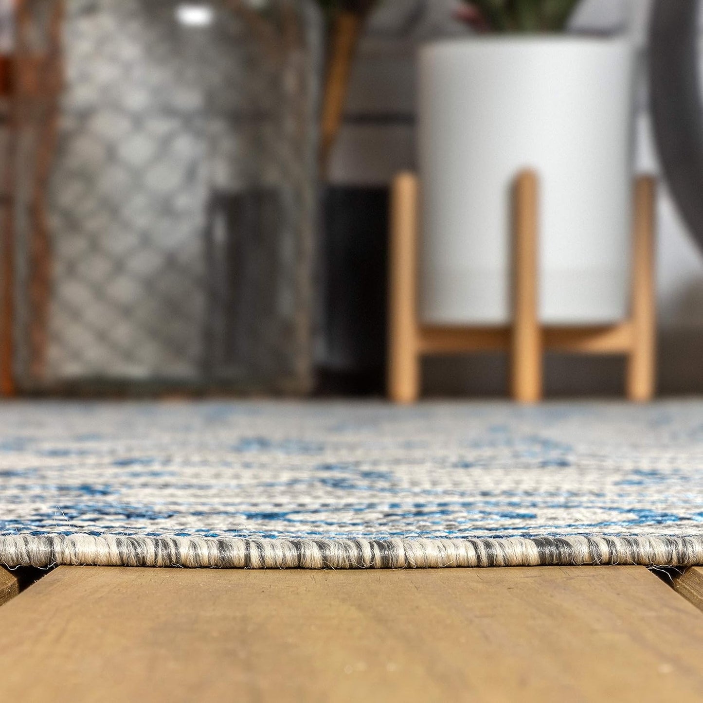 JONATHAN Y Vintage Filigree Indoor Outdoor Square Area Rug 6X6 Gray/Navy, Charleston Textured Weave for Backyard, Patio, Porch, Easy-Cleaning, High Traffic, Pet-Friendly, Non-Shedding (SMB106C-6SQ)