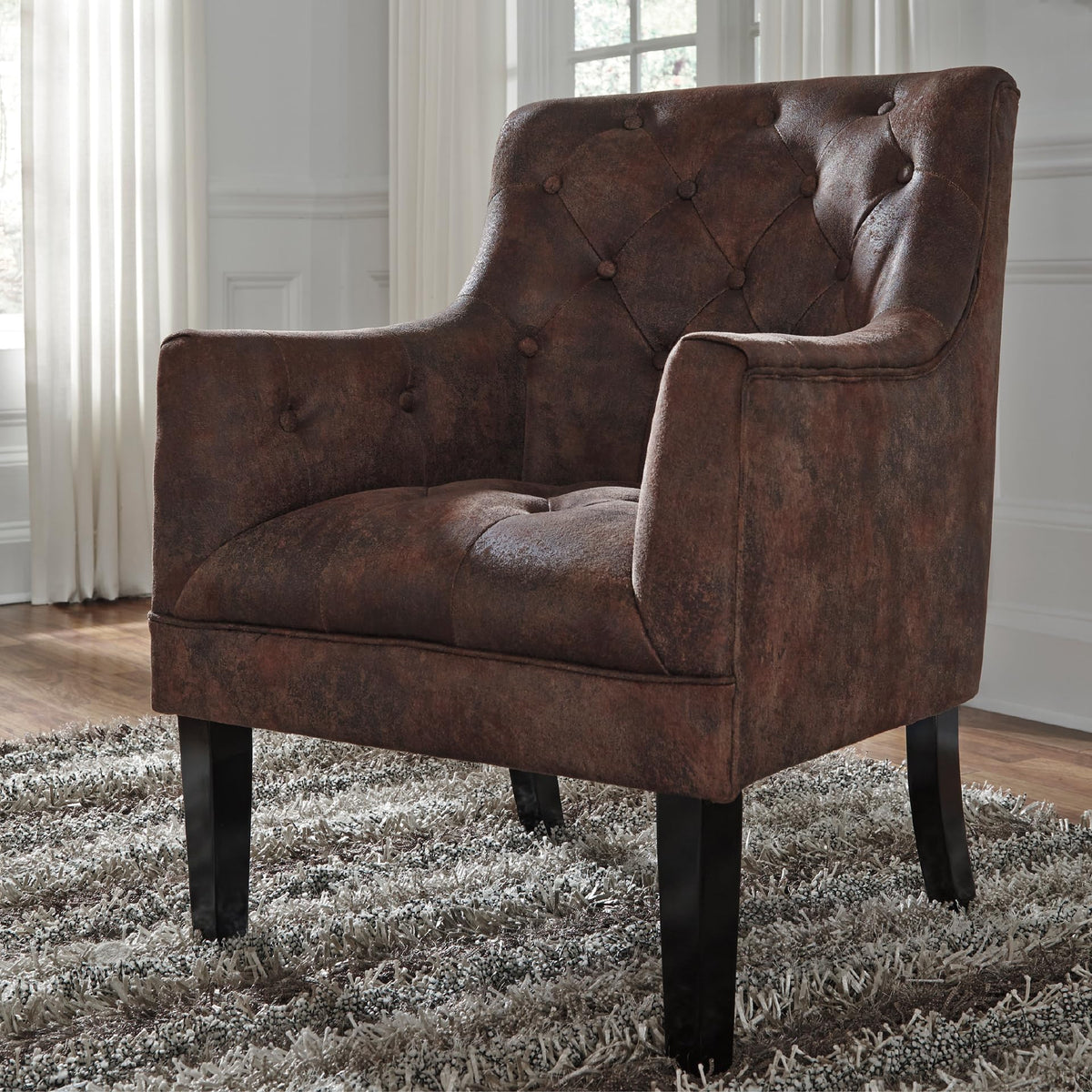 Drakelle Traditional Accent Chair with Diamond Button Tufting