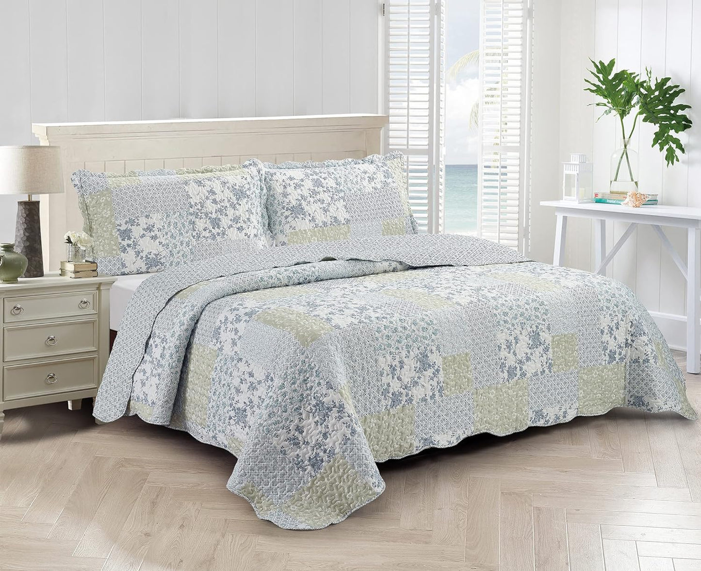 Brilliant Sunshine Multi Blue and Beige Floral Patchwork, 3-Piece Quilt Set with 2 Shams, Reversible Bedspread, Soft Lightweight Coverlet, All-Season, King, Blue White