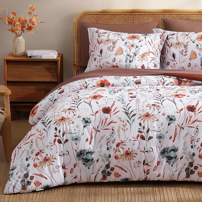 CASAAGUSTO Full Comforter Set, 7 PCS White Floral Comforter Set with Flowers Leaves Pattern, Soft Seersucker Design All Season Full Size Bedding Set(80"X90")