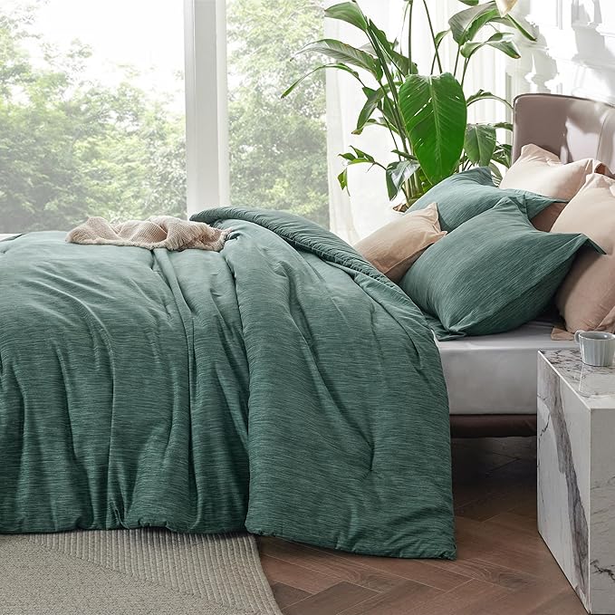 Bedsure Twin/Twin XL Comforter Set - Emerald Green Soft Bedding for All Seasons, Cationic Dyed Bed Set, 2 Pieces, 1 Twin Size Comforter (68"x88") and 1 Pillow Sham (20"x26"+2")