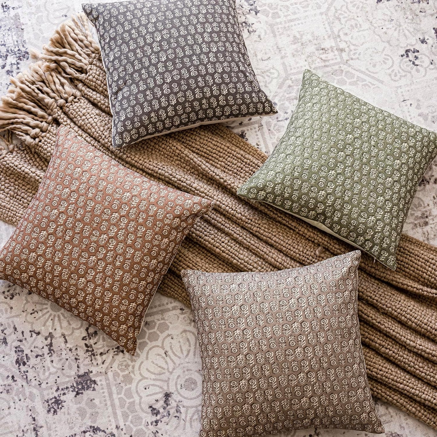 Foindtower Set of 2 Decorative Neutral Floral Print Throw Pillow Covers Vintage Accent Farmhouse Cushion Covers Boho Home Decor for Sofa Couch Chair Bedroom Living Room Outdoor,20×20 Inch,Tan Taupe