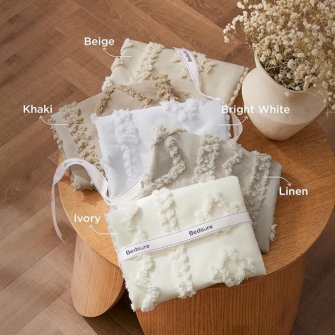 Bedsure Tufted Boho Comforter Set Full Size - Bright White Boho Bed Set, GentleSoft™ 3 Pieces Farmhouse Shabby Chic Embroidery Bedding, Gifts for Woman, Soft Jacquard Full Comforter for All Seasons