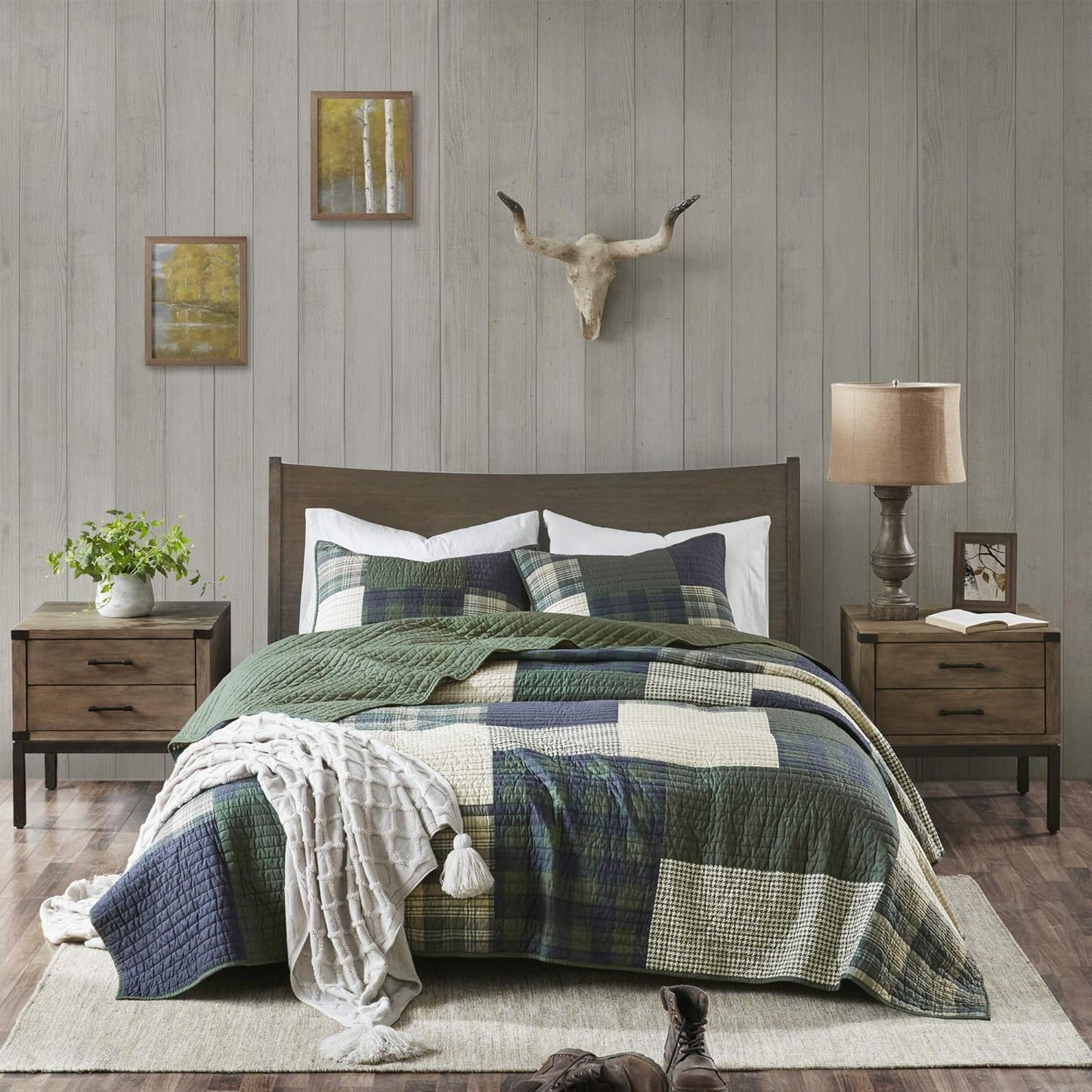 Woolrich Mill Creek Reversible Quilt Set - Cottage Styling Reversed to Solid Color, All Season Lightweight Coverlet, Cozy Bedding Layer, Matching Shams, Oversized King/Cal King, Plaid Green 3 Piece