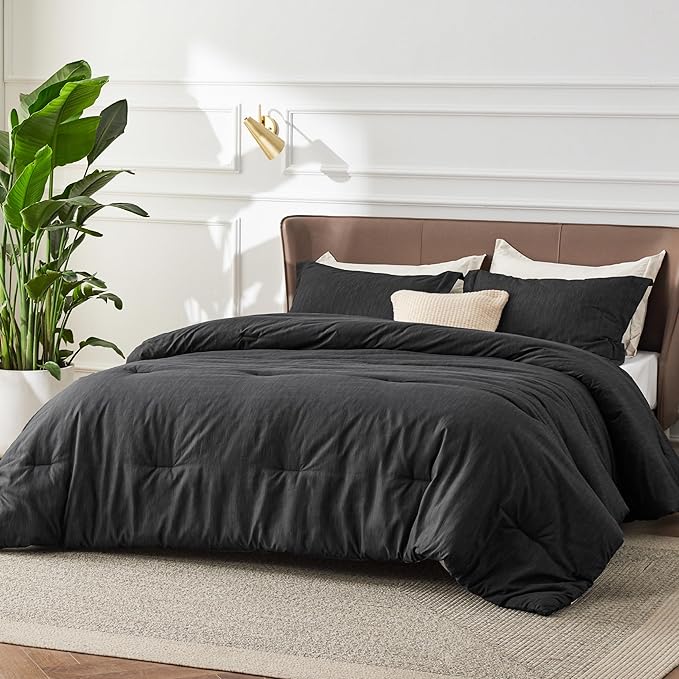 Bedsure Oversized Queen Comforter Set - Black Soft Bedding for All Seasons, Cationic Dyed Bed Set, 3 Pieces, 1 Oversized Queen Size Comforter (98"x98") and 2 Pillow Shams (20"x26"+2")