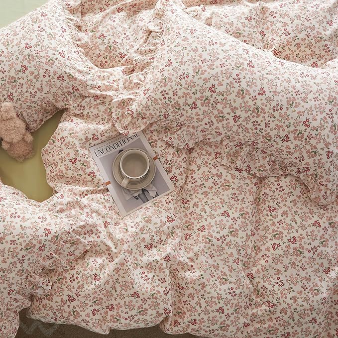 LifeTB Pink Red Flower Comforter Set King Vintage Garden Style Blooming Floral Comforter with 2 Ruffle Pillowcases Aesthetic Floral Bedding Set Soft Fluffy Cottagecore Comforter Set for Girls Women