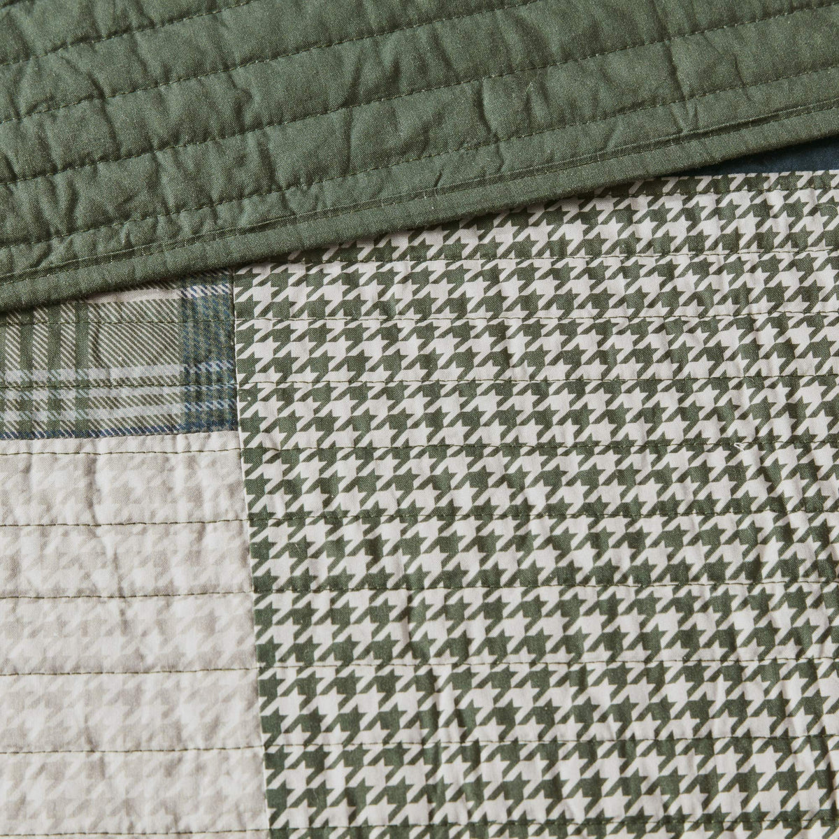 Woolrich Mill Creek Reversible Quilt Set