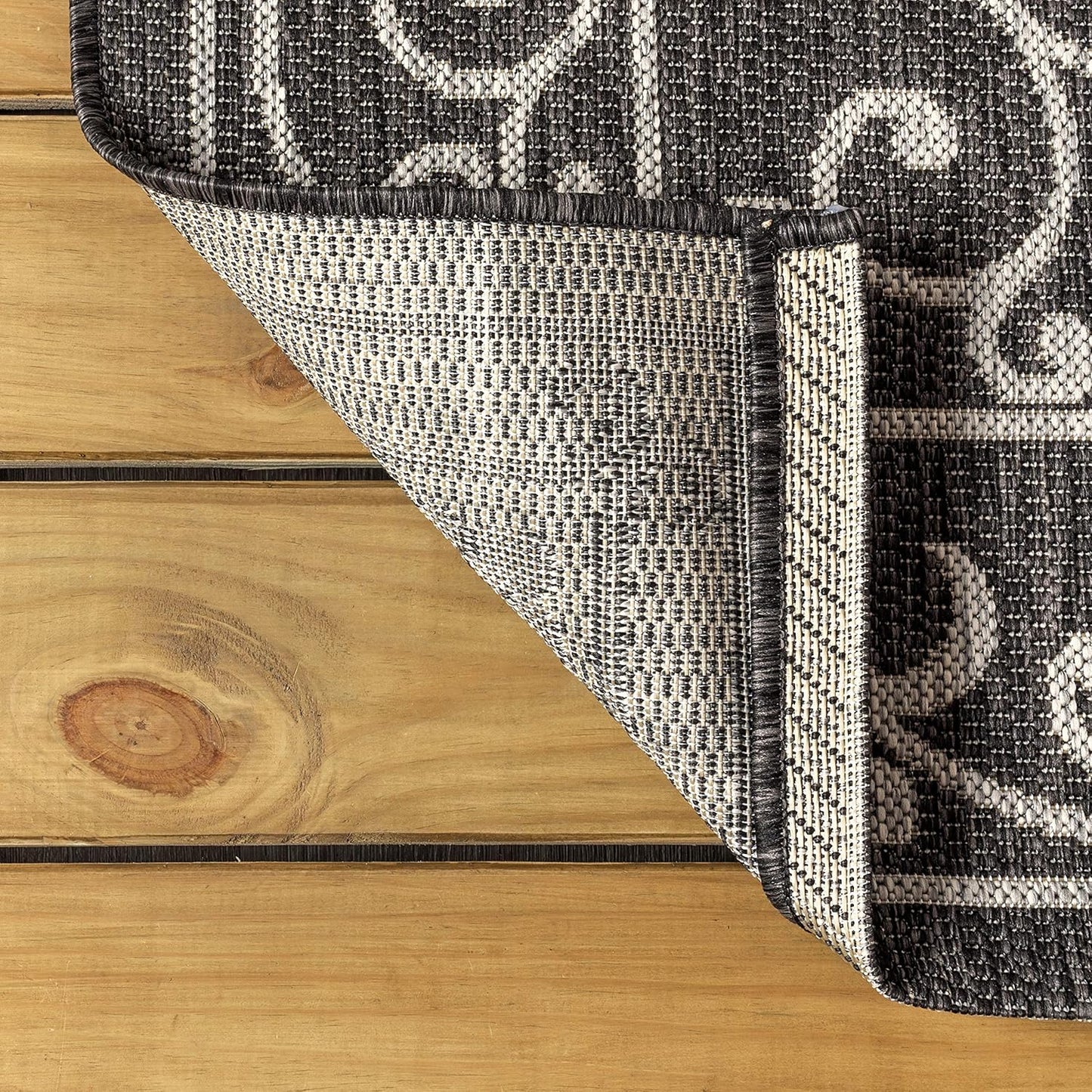 JONATHAN Y Vintage Filigree Indoor Outdoor Runner Rug 2X8 Black/Gray, Charleston Textured Weave for Backyard, Patio, Porch, Easy-Cleaning, High Traffic, Pet-Friendly, Non-Shedding (SMB106G-28)