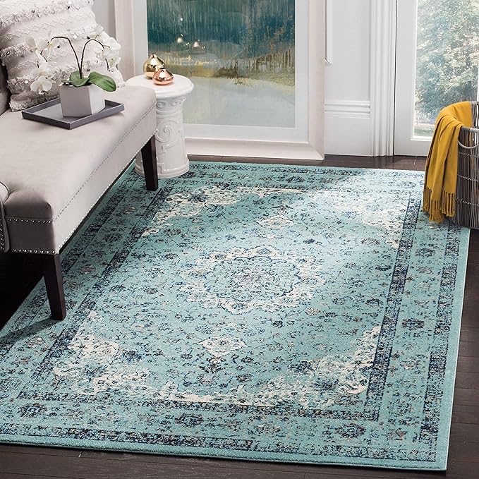 SAFAVIEH Area Rug 4x6 - Evoke Collection - Light Blue, Shabby Chic Oriental Medallion Design, Non-Shedding & Easy to Clean, Ideal for Living Room, Bedroom, Dining Space (EVK220E)